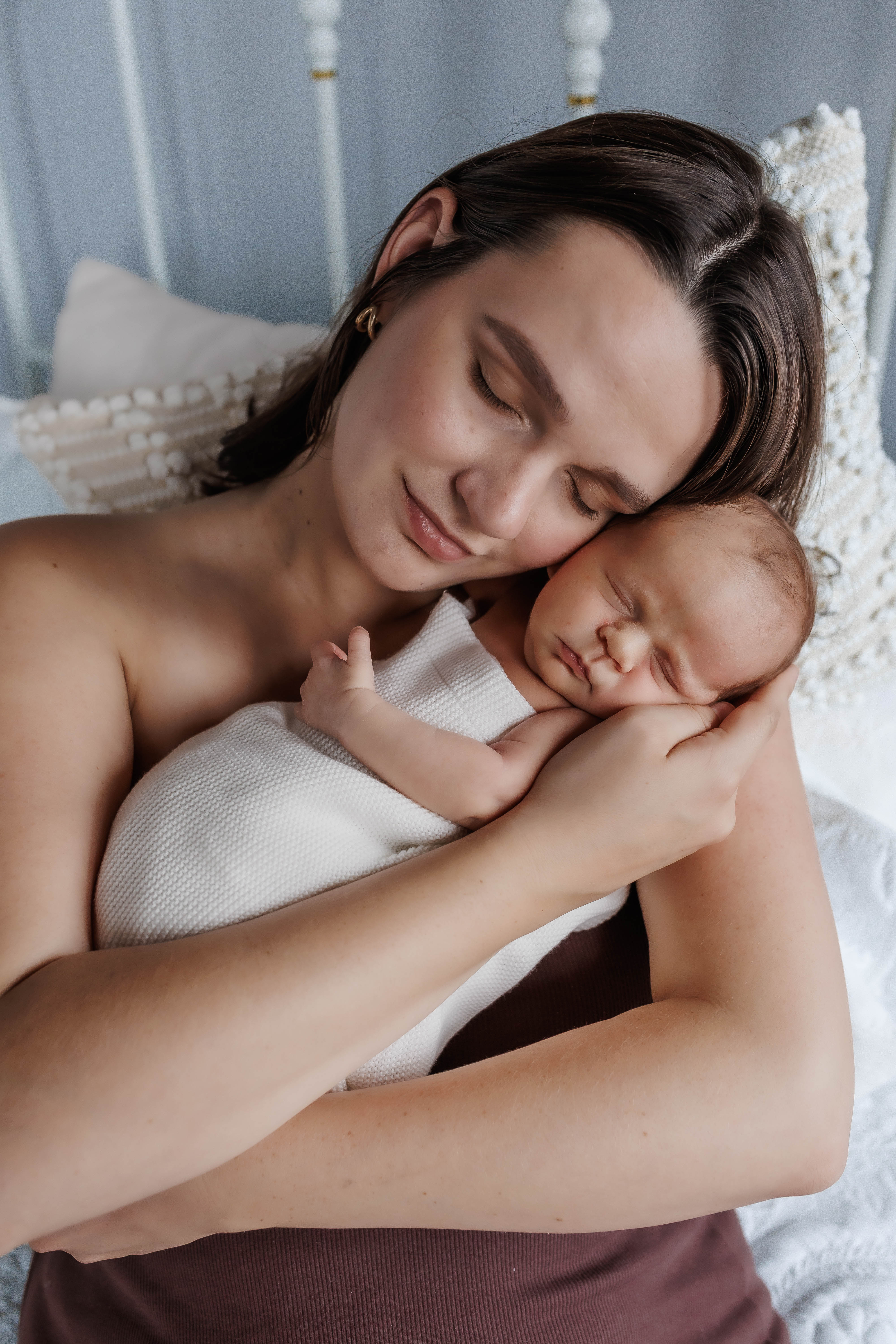 Newborn & Milestones photography by Bailey Bryn Photography Milwaukee Wisconsin